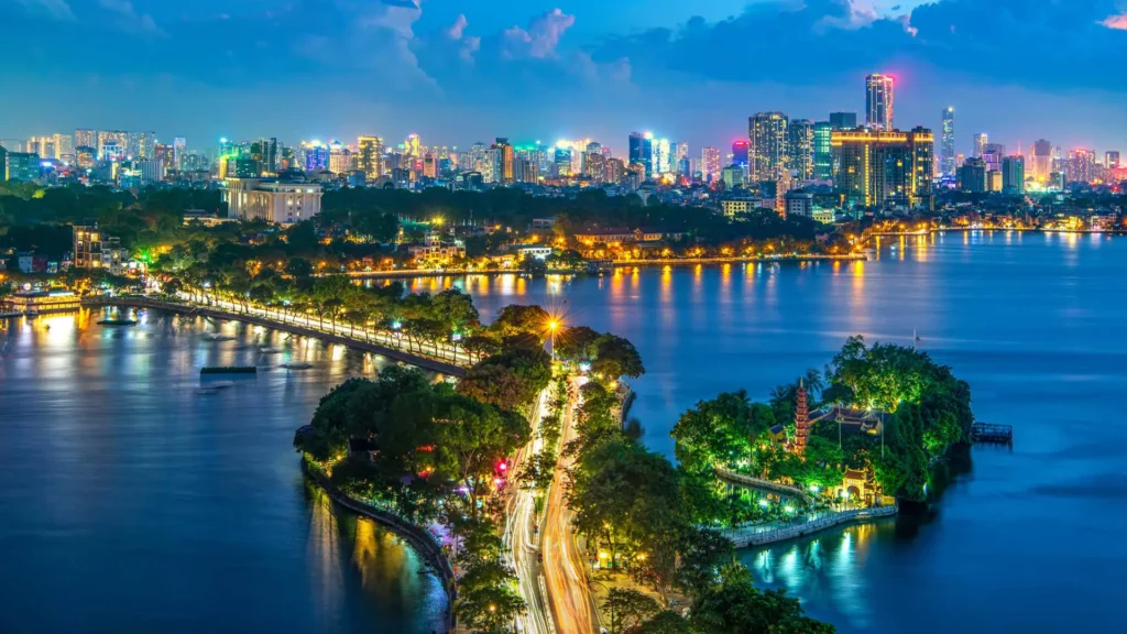 The Great Indochina Loop: Capital Kingdoms, Sacred Rivers & Tropical Coastlines 20 DAYS / 19 NIGHTS